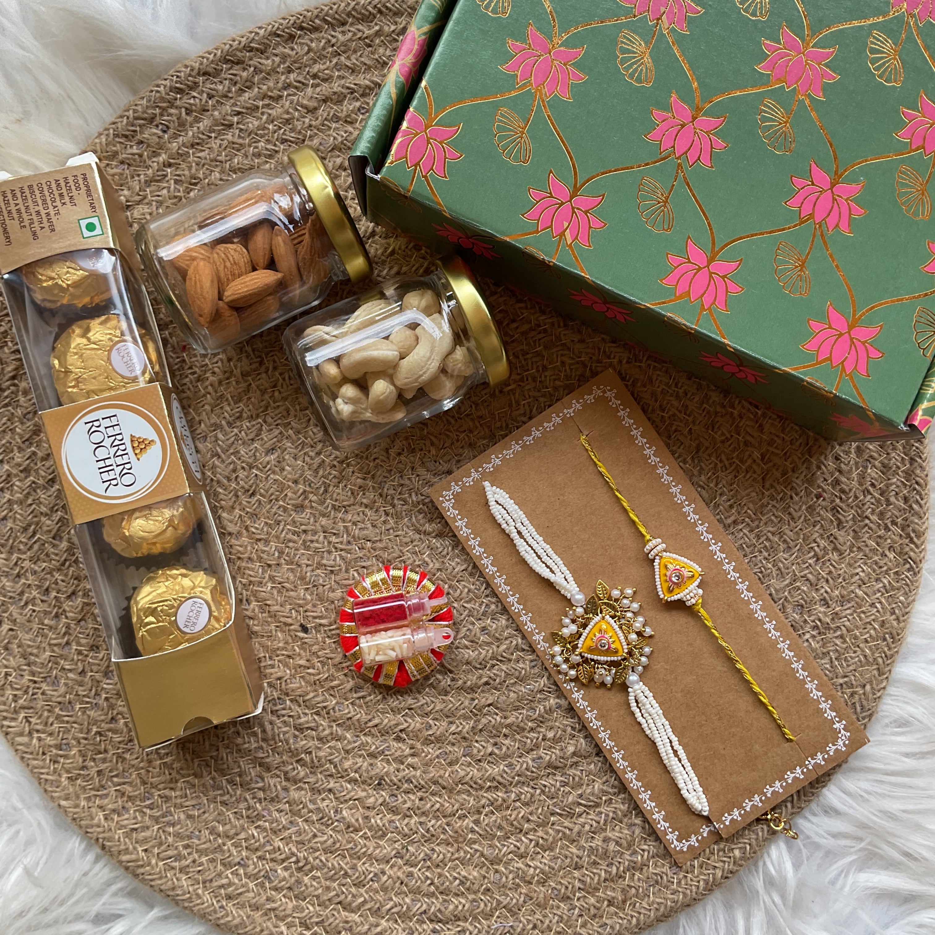 Bhai & Bhabhi Hamper0.4