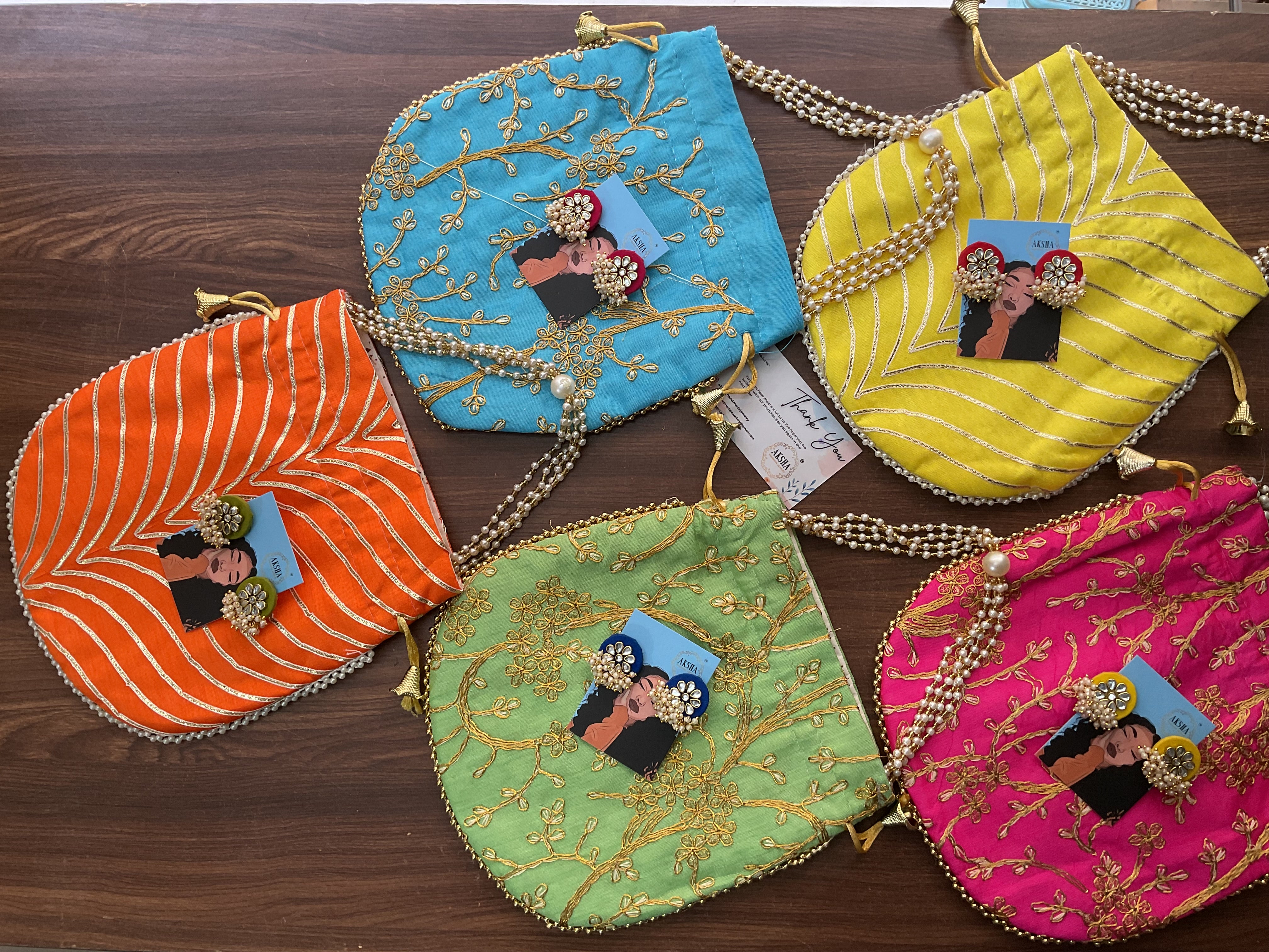 Hamper (potlibag & stud earrings)