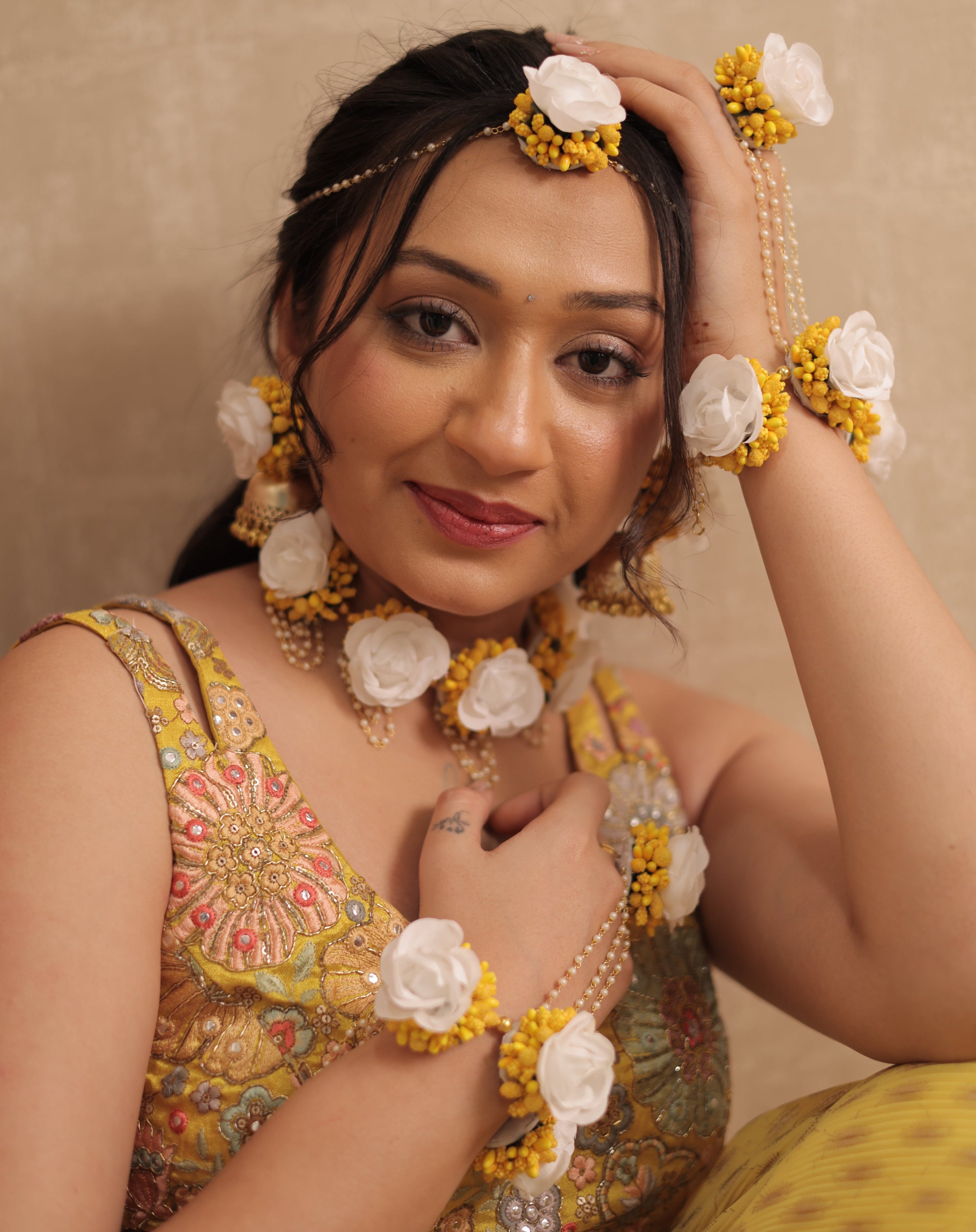 Flower jewellery set for Haldi & Mehndi