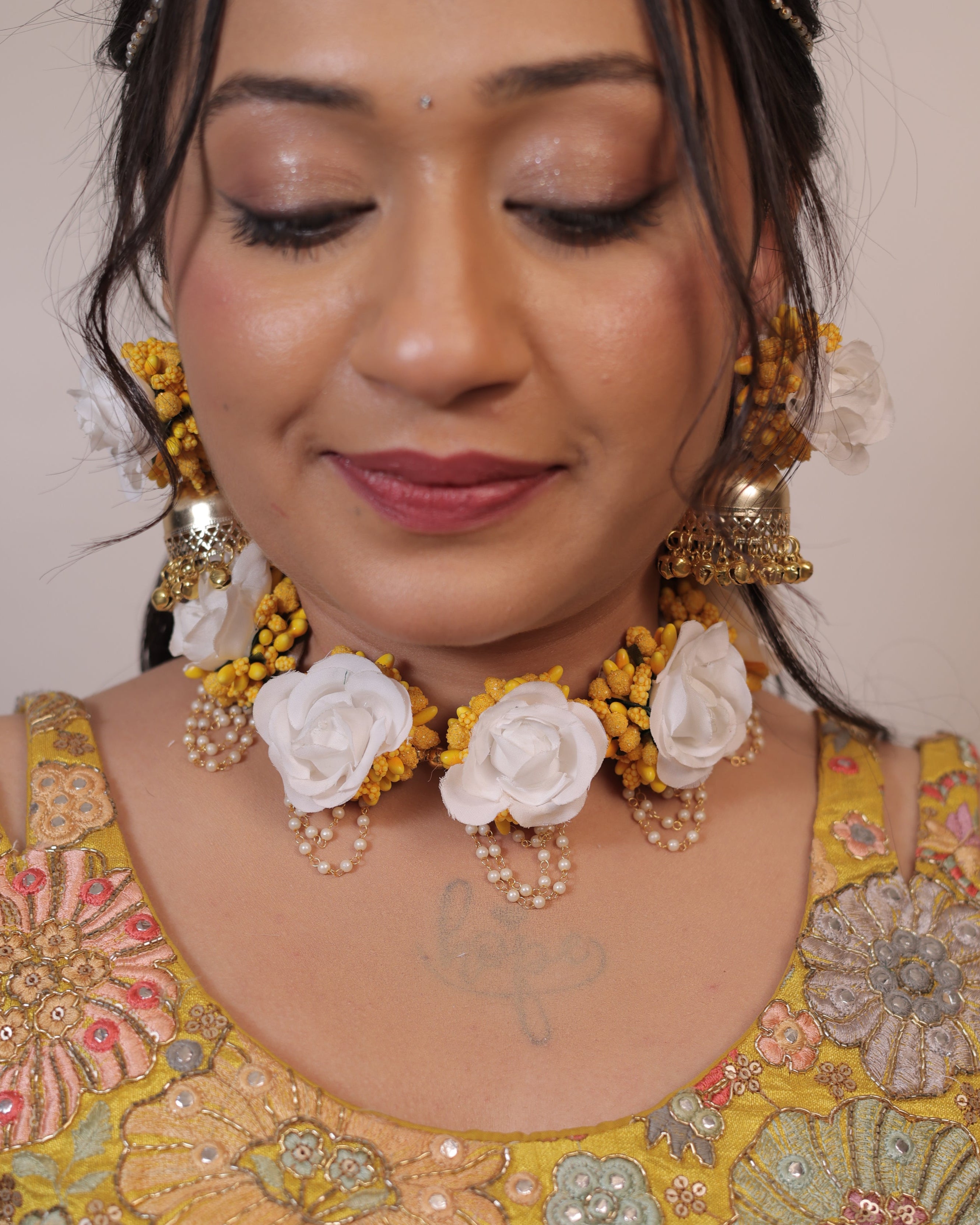 Flower jewellery set for Haldi & Mehndi