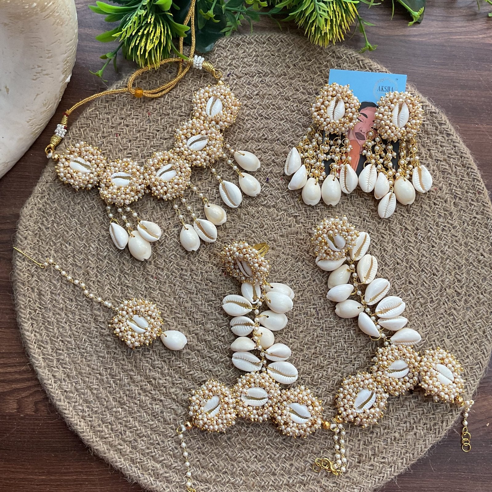 Vrushali set